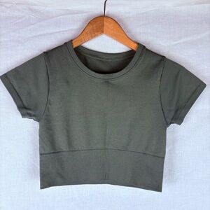 Offline by Aerie Sidewalk Seamless Cropped T-Shirt Green